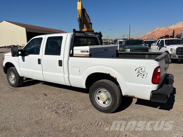Ford F-250 شاحنات خفيفة/مفصلية الجوانب