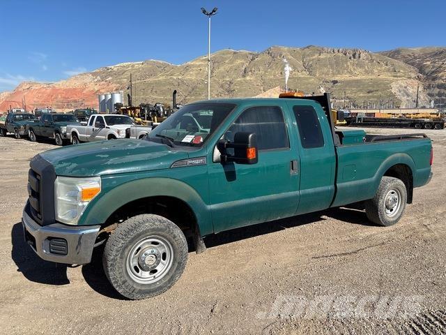 Ford F-250 شاحنات خفيفة/مفصلية الجوانب