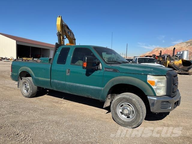 Ford F-250 شاحنات خفيفة/مفصلية الجوانب