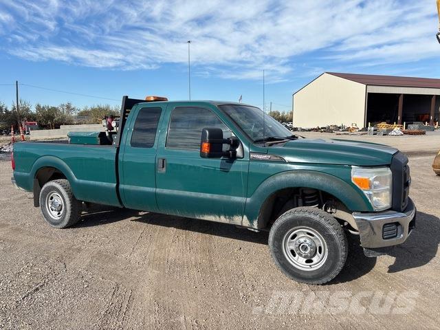 Ford F-250 شاحنات خفيفة/مفصلية الجوانب
