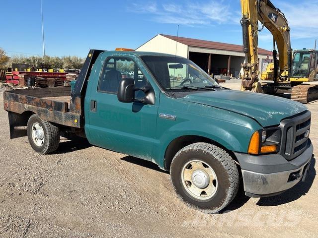 Ford F-250 شاحنات مسطحة/مفصلية الجوانب