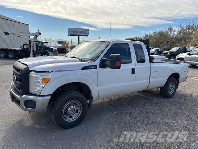 Ford F-250 شاحنات خفيفة/مفصلية الجوانب
