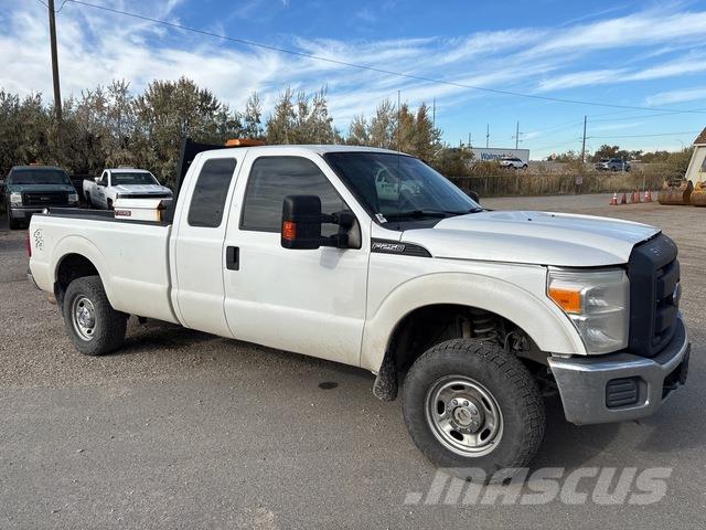 Ford F-250 شاحنات خفيفة/مفصلية الجوانب