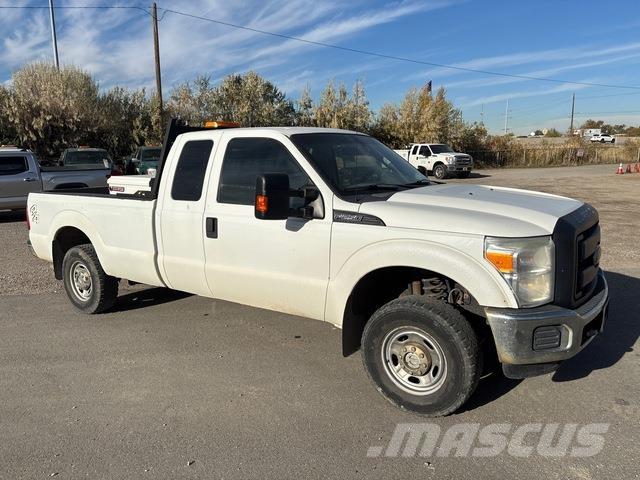 Ford F-250 شاحنات خفيفة/مفصلية الجوانب