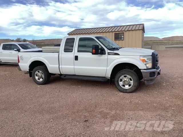 Ford F-250 شاحنات خفيفة/مفصلية الجوانب