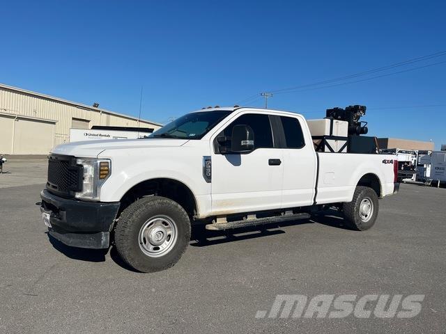 Ford F-250 شاحنات خفيفة/مفصلية الجوانب