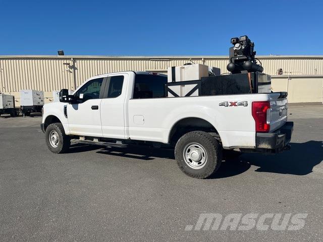 Ford F-250 شاحنات خفيفة/مفصلية الجوانب
