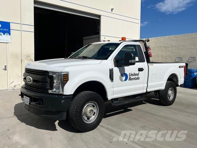 Ford F-250 شاحنات خفيفة/مفصلية الجوانب