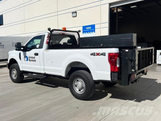Ford F-250 شاحنات خفيفة/مفصلية الجوانب