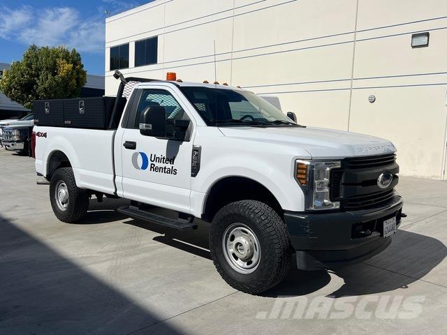 Ford F-250 شاحنات خفيفة/مفصلية الجوانب