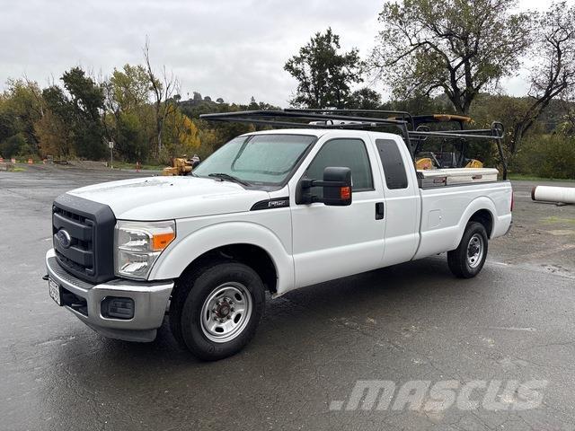 Ford F-250 شاحنات خفيفة/مفصلية الجوانب