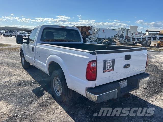 Ford F-250 شاحنات خفيفة/مفصلية الجوانب
