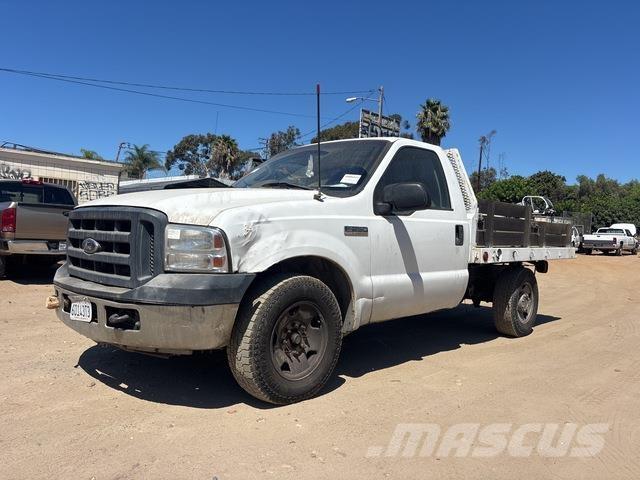Ford F-250 شاحنات مسطحة/مفصلية الجوانب