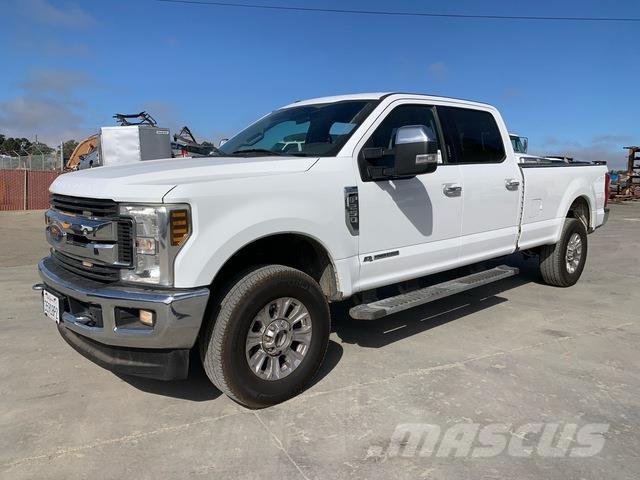 Ford F-250 شاحنات خفيفة/مفصلية الجوانب