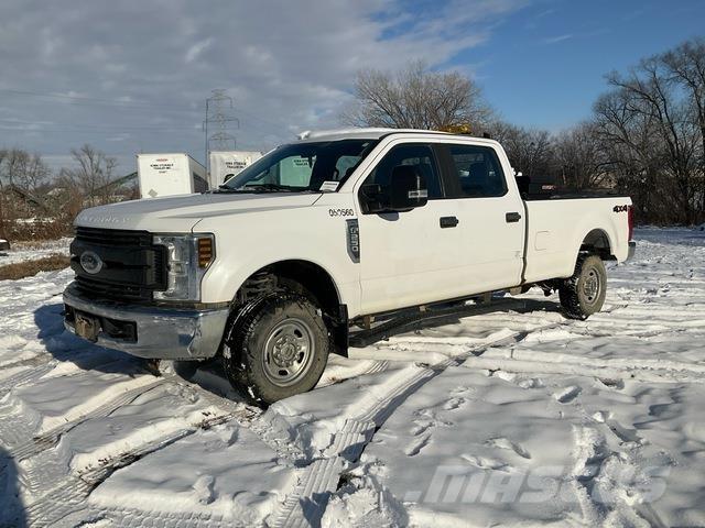 Ford F-250 شاحنات خفيفة/مفصلية الجوانب