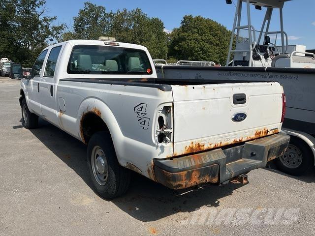 Ford F-250 شاحنات خفيفة/مفصلية الجوانب