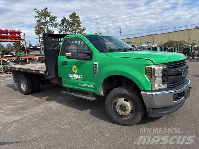 Ford F-350 شاحنات مسطحة/مفصلية الجوانب