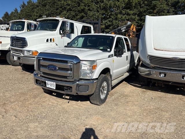 Ford F-350 شاحنات خفيفة/مفصلية الجوانب