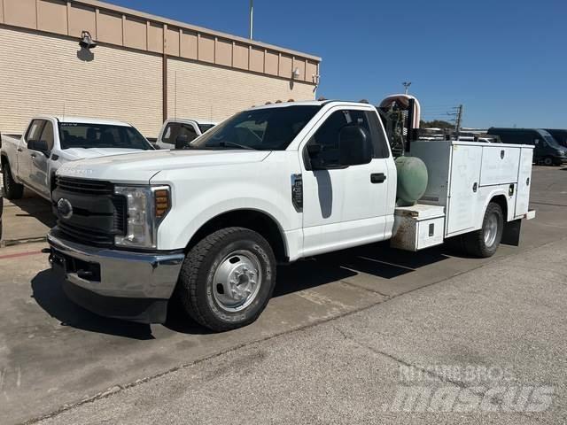 Ford F-350 شاحنات خفيفة/مفصلية الجوانب