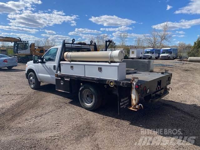 Ford F-350 شاحنات مسطحة/مفصلية الجوانب