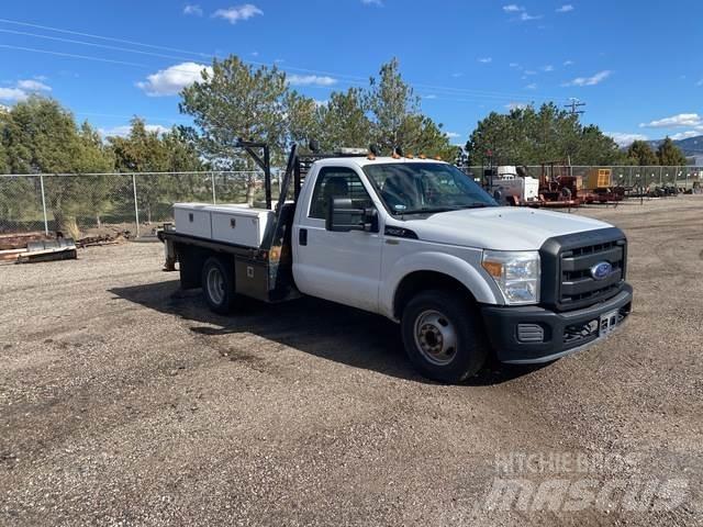 Ford F-350 شاحنات مسطحة/مفصلية الجوانب