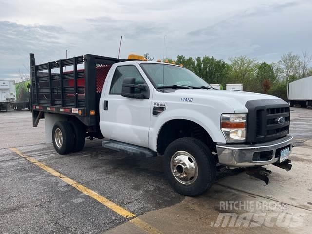 Ford F-350 شاحنات مسطحة/مفصلية الجوانب