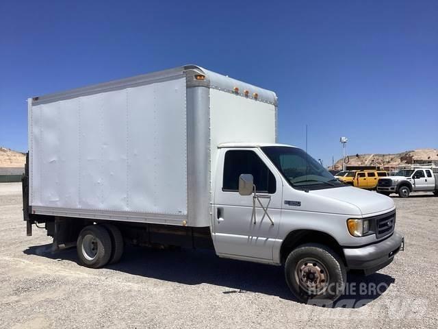 Ford F-350 شاحنات ذات هيكل صندوقي
