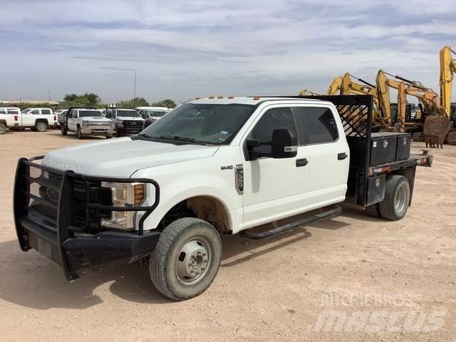 Ford F-350 شاحنات مسطحة/مفصلية الجوانب