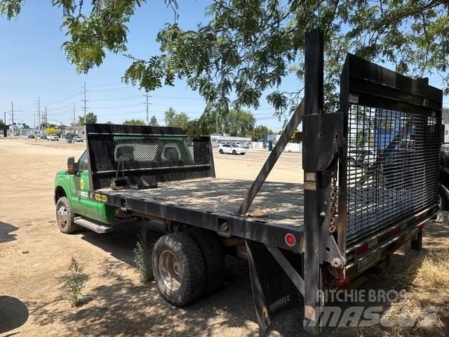 Ford F-350 شاحنات مسطحة/مفصلية الجوانب