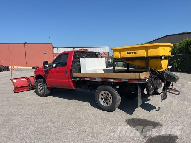 Ford F-350 حراثات ونصول الجليد