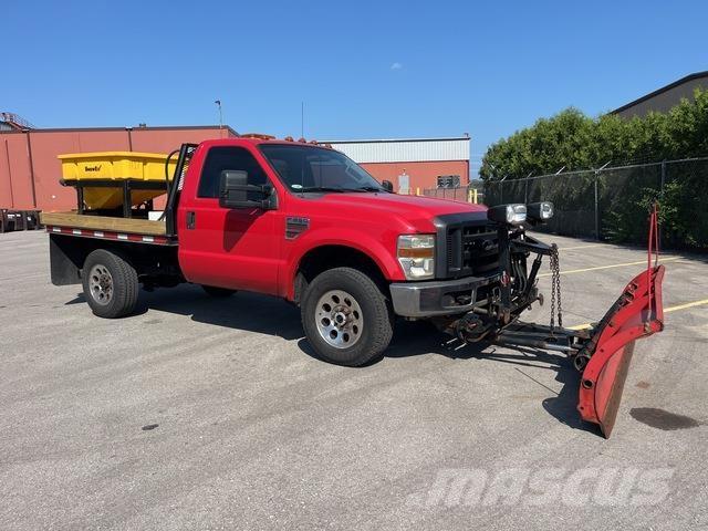 Ford F-350 حراثات ونصول الجليد