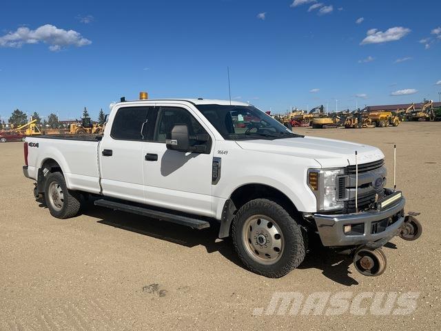 Ford F-350 شاحنات خفيفة/مفصلية الجوانب