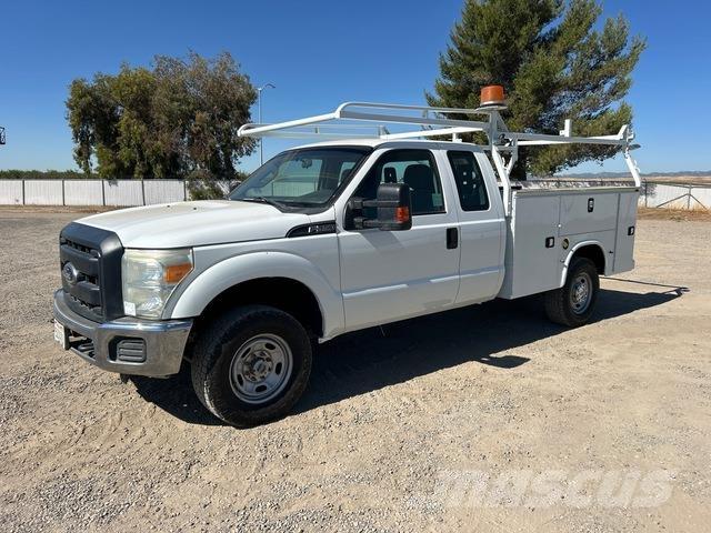 Ford F-350 شاحنات خفيفة/مفصلية الجوانب