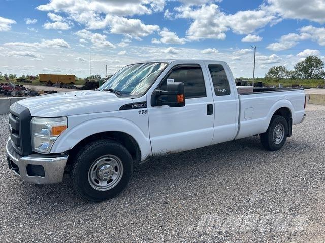 Ford F-350 شاحنات خفيفة/مفصلية الجوانب