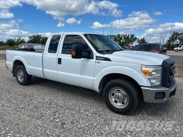 Ford F-350 شاحنات خفيفة/مفصلية الجوانب
