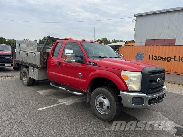 Ford F-350 شاحنات مسطحة/مفصلية الجوانب