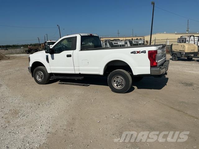 Ford F-350 شاحنات خفيفة/مفصلية الجوانب