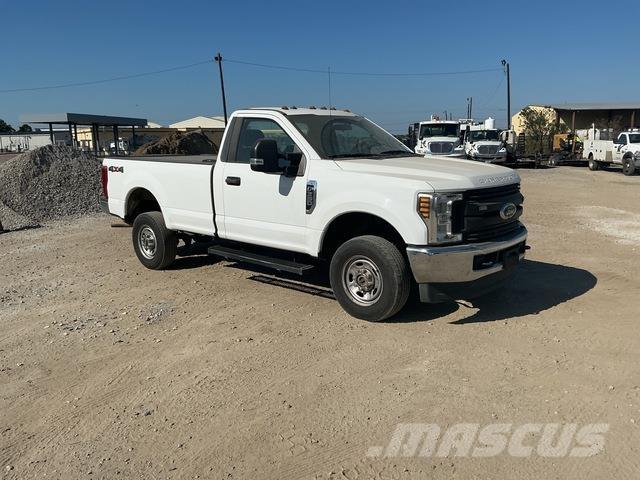 Ford F-350 شاحنات خفيفة/مفصلية الجوانب