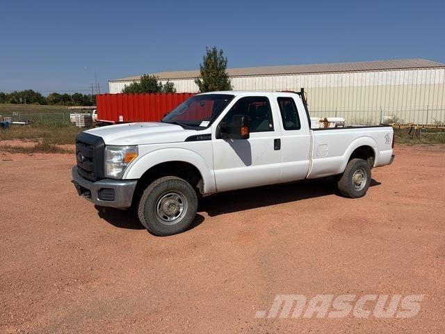 Ford F-350 شاحنات خفيفة/مفصلية الجوانب