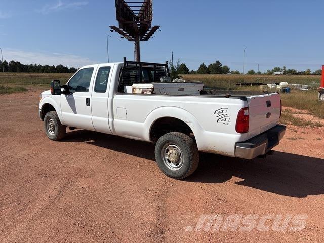 Ford F-350 شاحنات خفيفة/مفصلية الجوانب