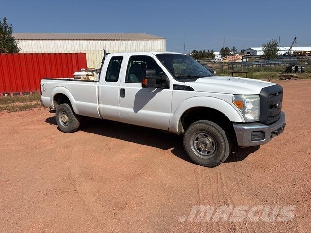 Ford F-350 شاحنات خفيفة/مفصلية الجوانب