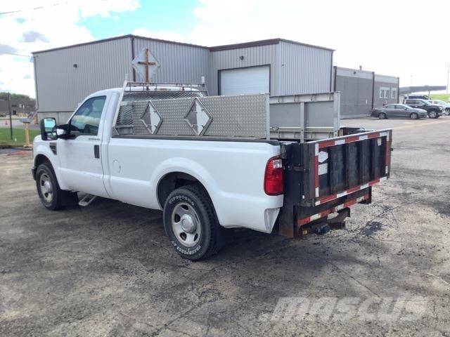 Ford F-350 شاحنات خفيفة/مفصلية الجوانب