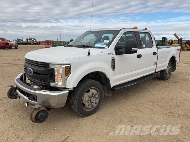 Ford F-350 شاحنات خفيفة/مفصلية الجوانب
