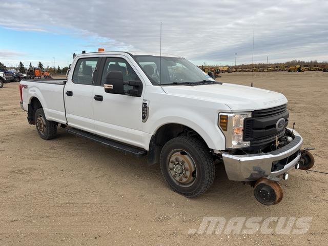 Ford F-350 شاحنات خفيفة/مفصلية الجوانب