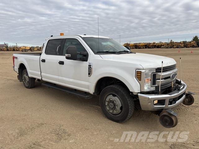 Ford F-350 شاحنات خفيفة/مفصلية الجوانب