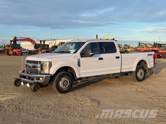 Ford F-350 شاحنات خفيفة/مفصلية الجوانب