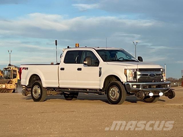 Ford F-350 شاحنات خفيفة/مفصلية الجوانب