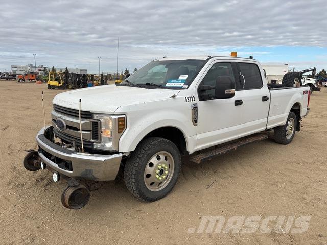 Ford F-350 شاحنات خفيفة/مفصلية الجوانب