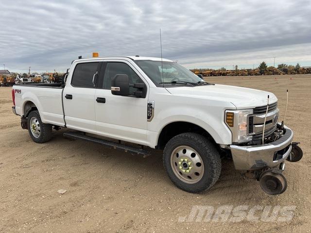 Ford F-350 شاحنات خفيفة/مفصلية الجوانب