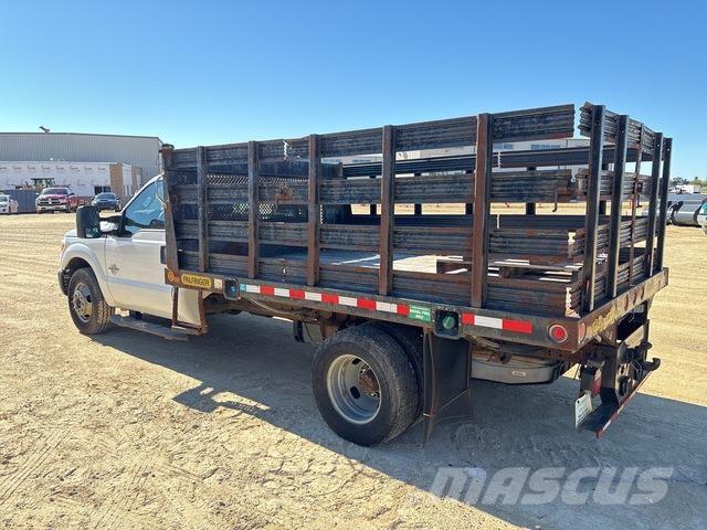 Ford F-350 شاحنات مسطحة/مفصلية الجوانب